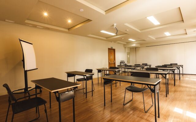 Hotel Cassino Tower Curitiba Aeroporto By Nacional Inn