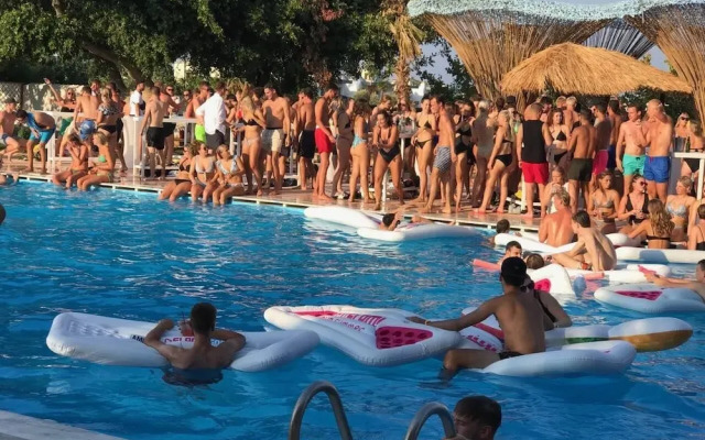 Black Amber Boutique Hotel