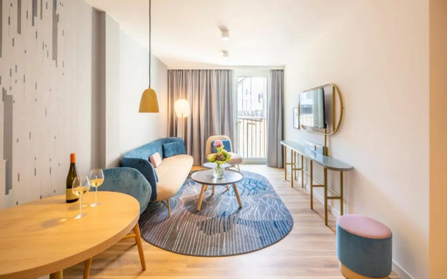 Capri by Fraser Leipzig