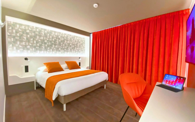 Brit Hotel Piscine & Spa - Fougères