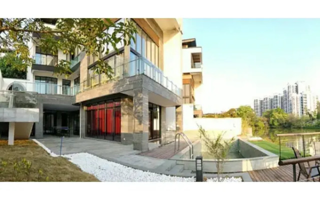 Moon River Villa No 12