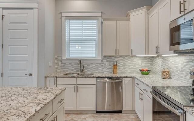 Southern Charm 4 Bedroom Home by RedAwning