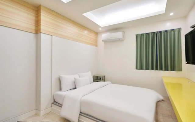 Show Hotel