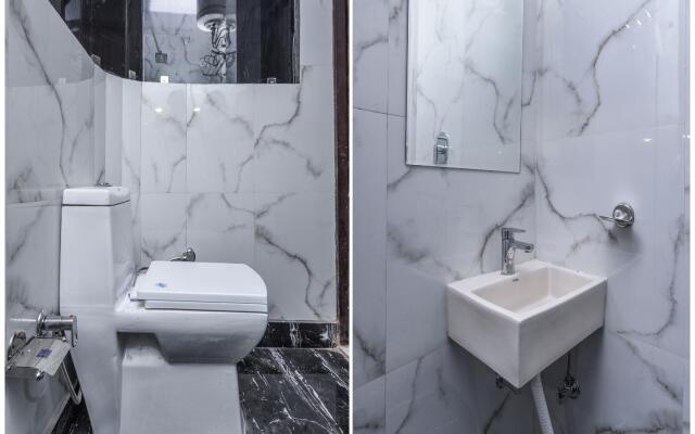 OYO 15764 Hotel Akash Continental