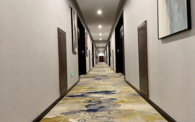 Longcheng Business Hotel