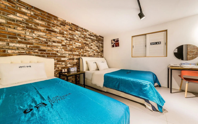 Cheonho Hotel August