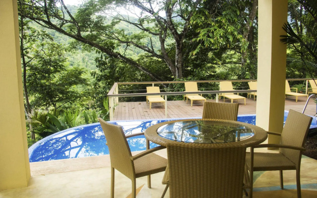 Portasol Rainforest and Ocean View Living