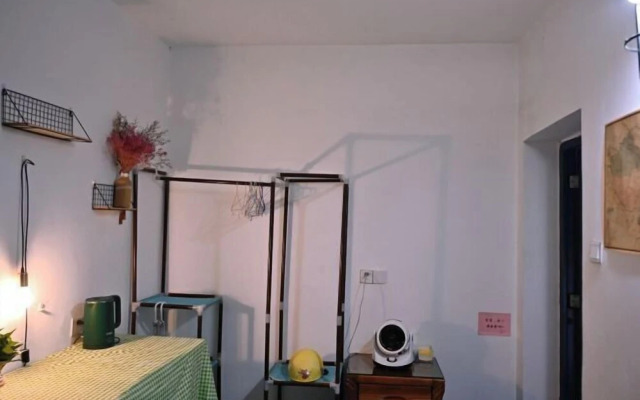Waiting for You in Guilin Youth Hostel