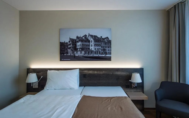 Hotel one66 (free parking garage)