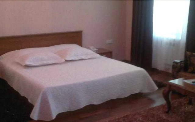 Xudaferin Hotel
