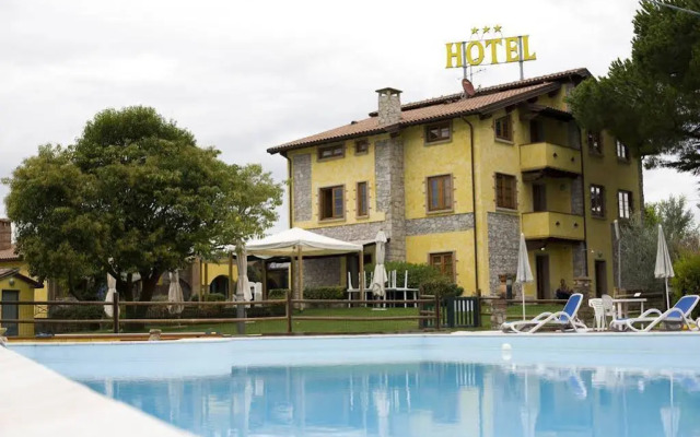 Tenuta La Lupa Country Hotel