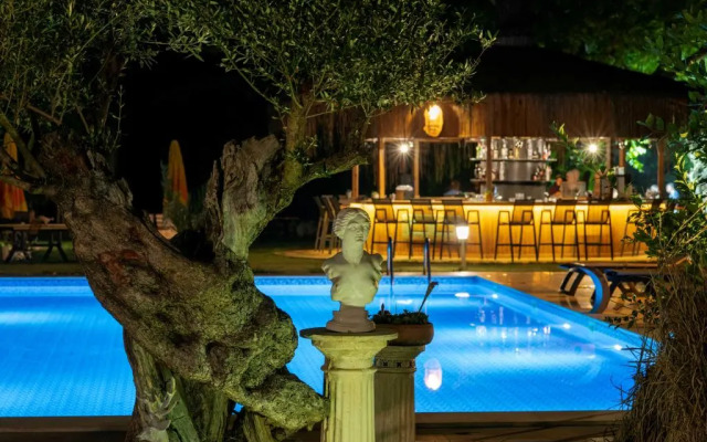 Yusalis Garden Hotel +12 Adult