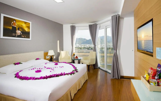 Dendro Gold Apartment