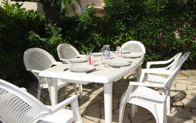 Appartement Sète, 2 Pièces, 6 Personnes - Fr-1-338-49