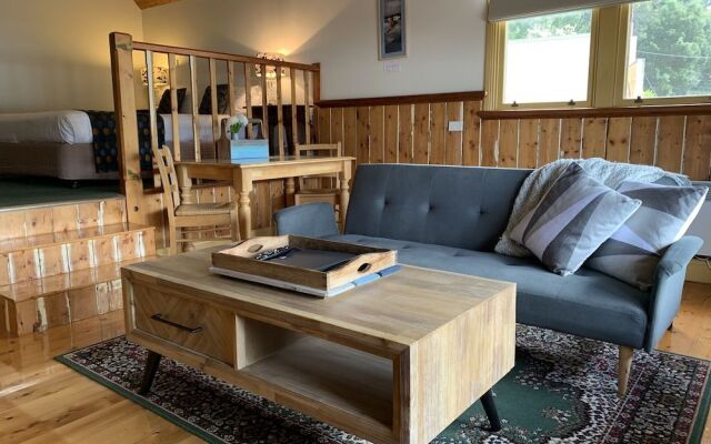 Bushmans Cafe and Accommodation