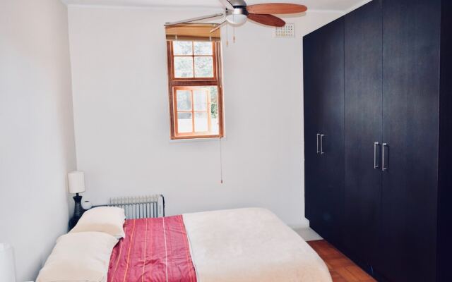 1 Bedroom Apartment Near Kloof Street