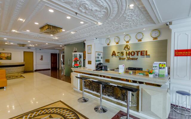 Dahlialand Saigon Hotel & Swimming Pool