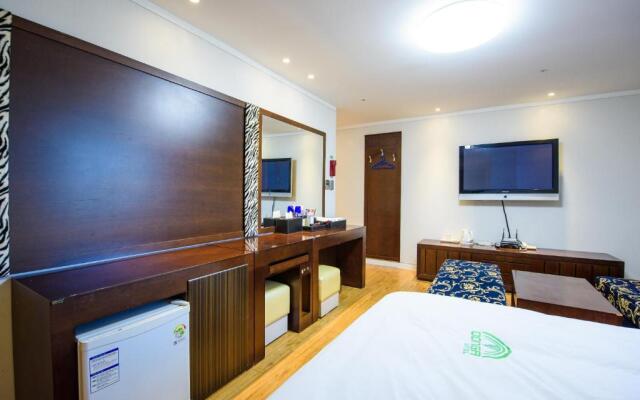 Kang Neung Dong-a Hotel