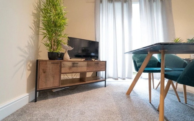 Three Bed Apt Beach View Brighton by Sojo Stay