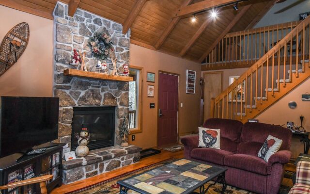 Bear Mountain Lodge 4 Bedroom House