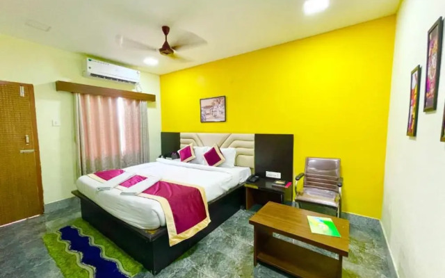 Goroomgo Hotel Coral Suites Puri