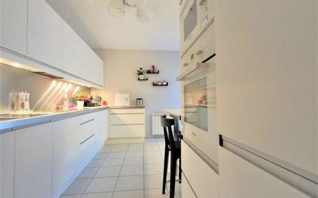 Apartment with 2 Bedrooms in Paris, with Wonderful City View And Wifi