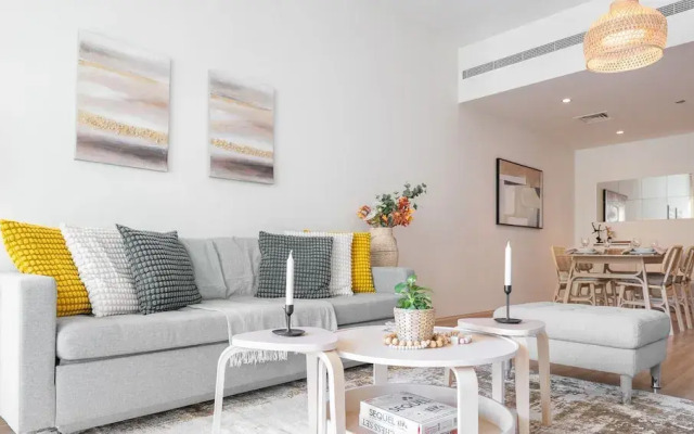 Modern 1 Bedroom Apartment in The Greens