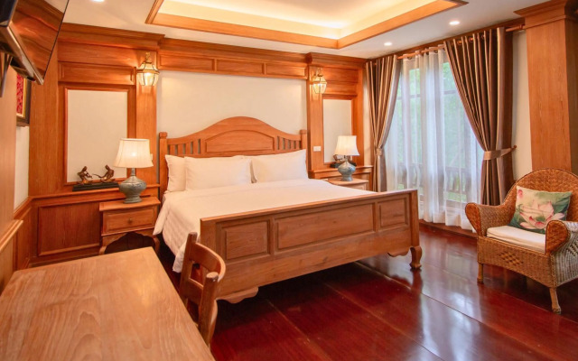 Rich Garden House Hotel