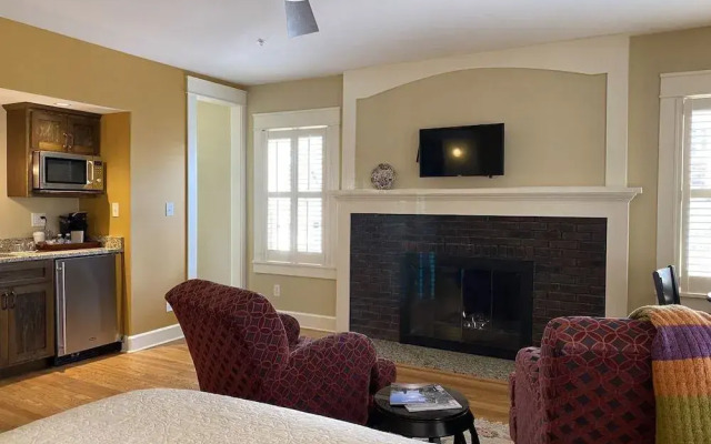 Showers Inn - фото 4