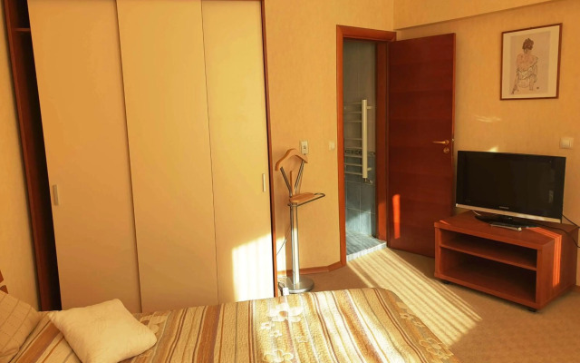 апартамент Манастира 1