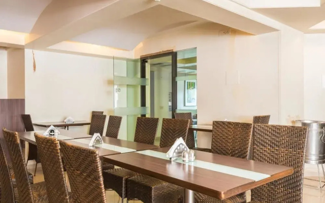Oyo Premium Mumbai Intl Airport 3