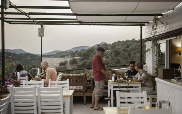 Hideaway Hotel