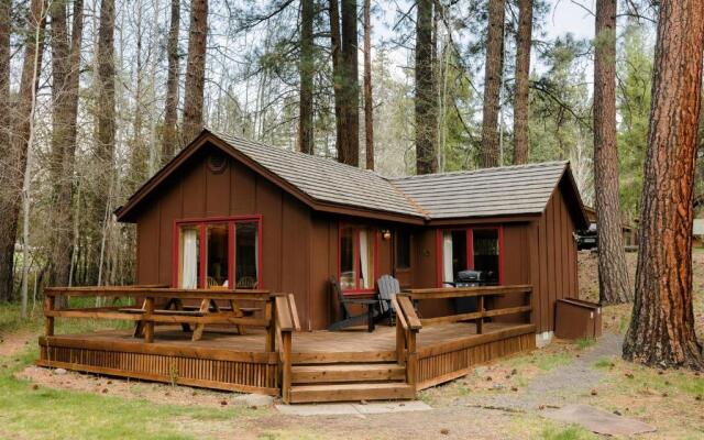 Lake Creek Lodge