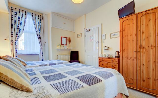 Dolphin Guesthouse