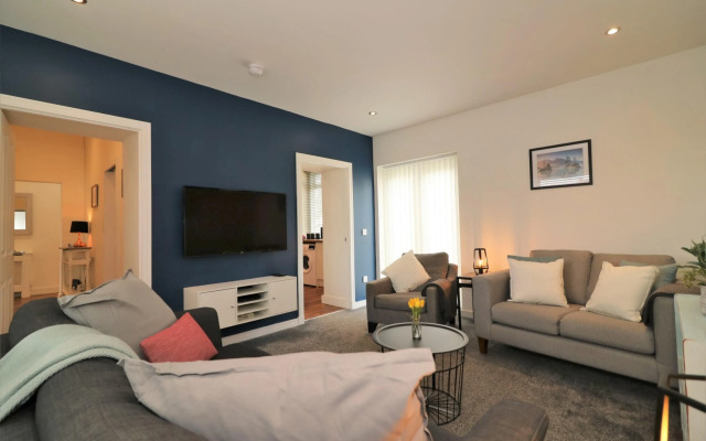 Railway Cottage - Maryhill