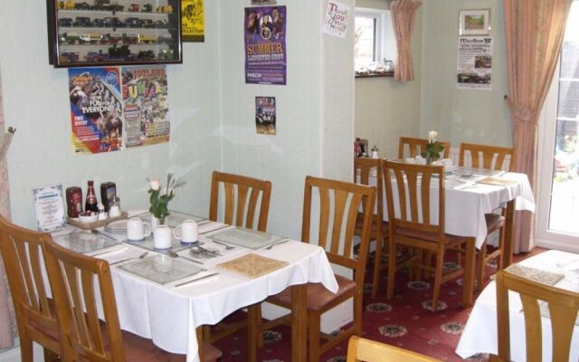 Spindrift Guest House - Adults Only