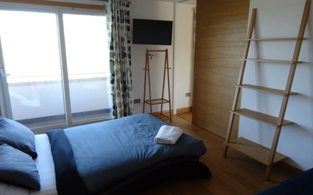 Grey Harlings Apartment
