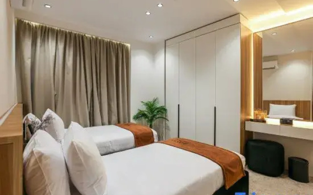 Royal Regency Hotel EG