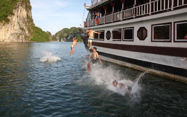 Halong Royal Palace Cruise