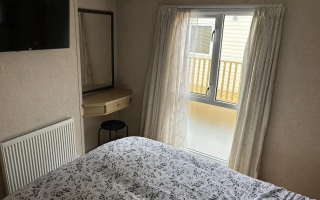 Tranquil Lodge Retreat in Preston Countryside