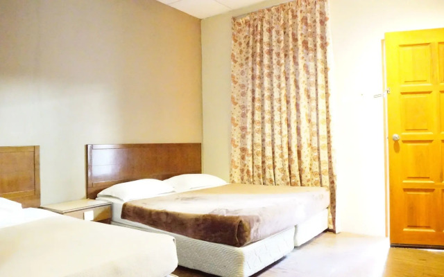 Baron Waterfront Hotel