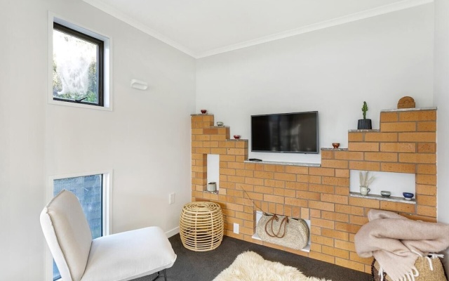 Harbour Views – Guest Rooms – Dunedin