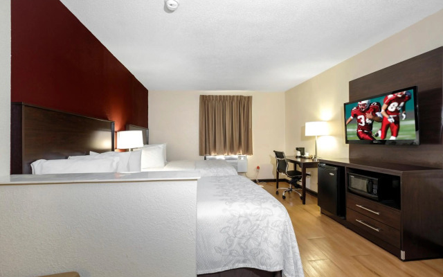 Red Roof Inn PLUS+ & Suites Opelika