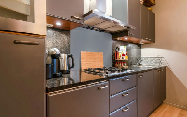 Lavish Holiday Home in Spaubeek with Turkish Steambath