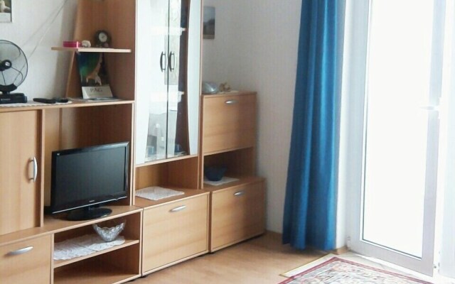 Sarin - Free Parking and Flat Internet - A1