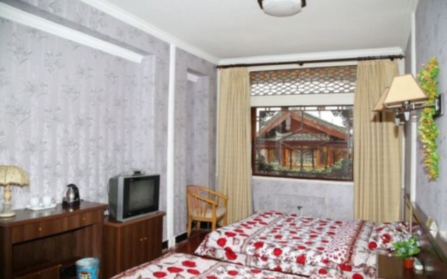Wolong Inn