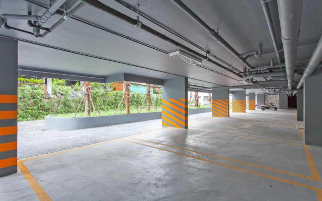 Palmyrah Surin Apartments by Beringela