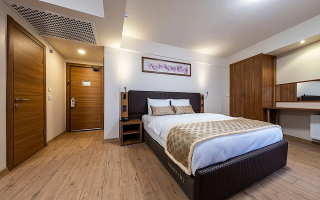 Madeen City Hotel