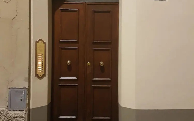 Nice and Cozy Quiet Apartment Right in the Center