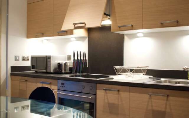 Minimal Studio With Views Over Battersea Park